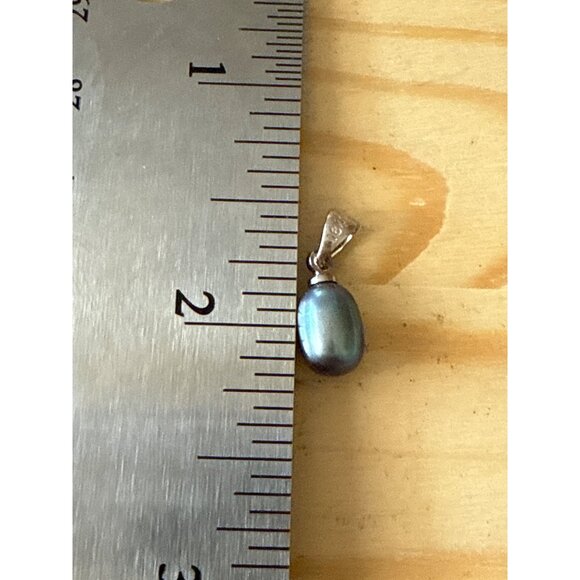 Black Pearl & Sterling Silver Pendant Charm - Picture 3 of 3